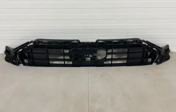 Audi A6 S6 C8 4K Front grill 4K0807233