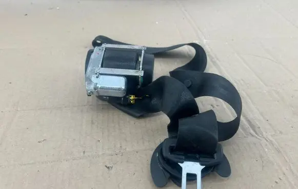 Volkswagen Scirocco Front seatbelt 1K8857706A 15032012 E2615109561