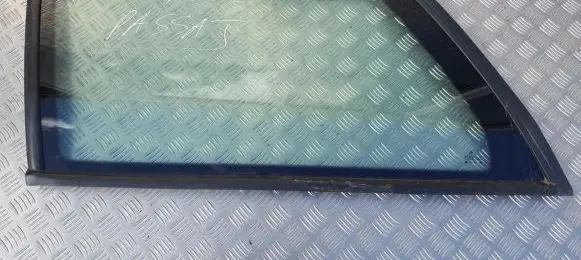 Volkswagen PASSAT B4 Rear side window