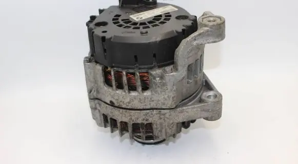BMW 3 F30 F35 F31 Generator/alternator 8519890 FG18D111 2617511A