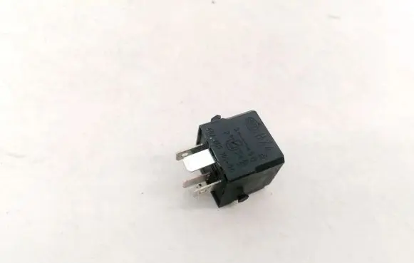 Audi A3 S3 8V Other relay 4H0951253A 4RA00779120