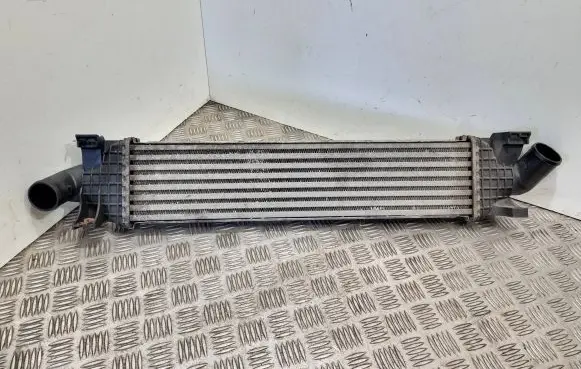 Ford Focus Intercooler radiator 3m5h9l440ae