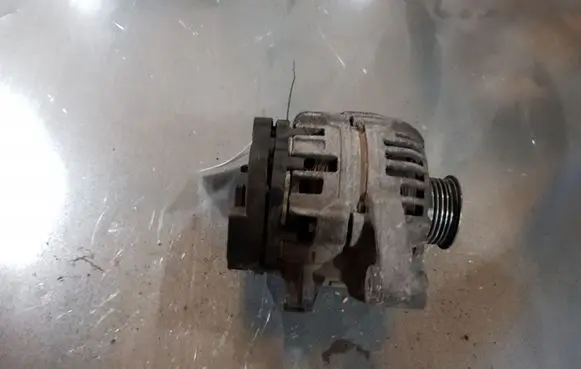 Opel Zafira A Generator/alternator 09133600