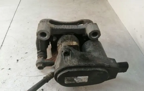 Hyundai i40 Rear brake caliper 8554001 700RE 5139