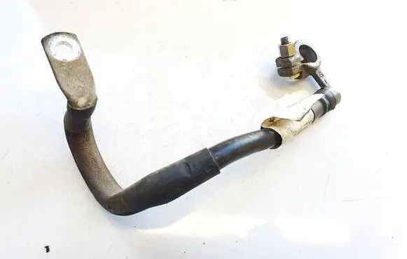 Volkswagen Touran I Positive cable (battery)