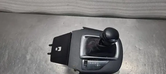 Mazda CX-5 Gear shifter/selector KD3146100