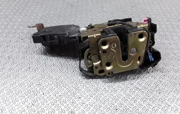 Subaru Legacy Front door lock