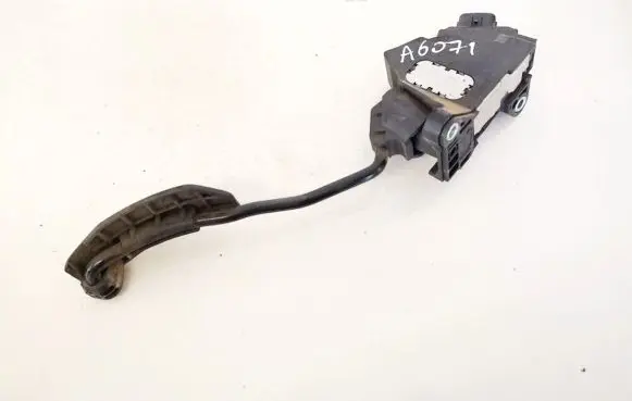 Toyota Avensis T270 Accelerator throttle pedal 781100521 01881821220