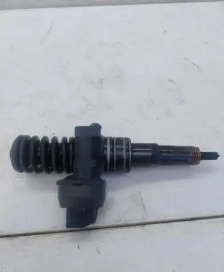 Volkswagen Caddy Fuel injector 0414720215