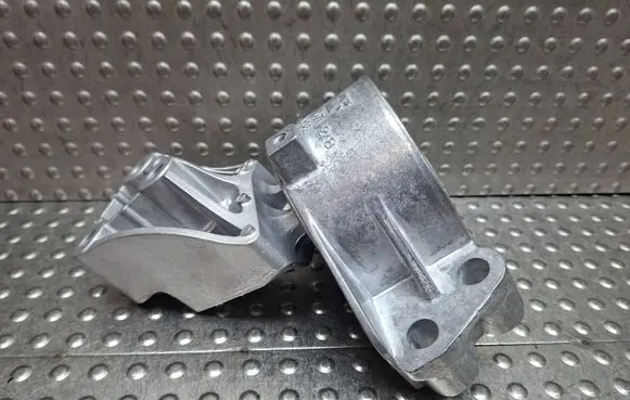 Fiat Doblo Engine mount bracket S27649729 517991100