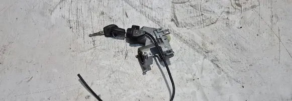 Volkswagen PASSAT B4 Ignition lock KLS92