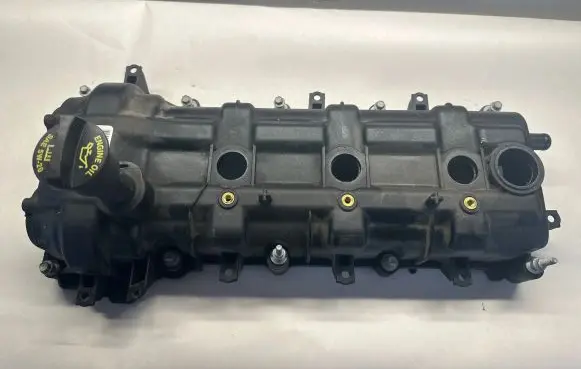 Dodge Challenger Rocker cam cover 05184069AK