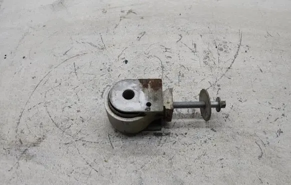 Mercedes-Benz C W205 Rear differential mounting bracket 