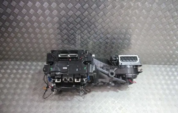Porsche Macan (95B) Heater blower radiator 8T1816005B