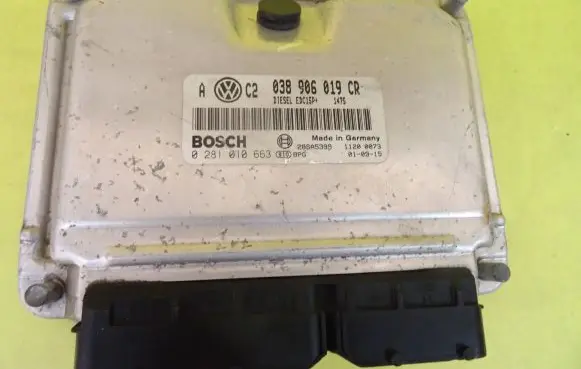 Volkswagen Golf IV Engine control unit/module 038906019CR 0281010663