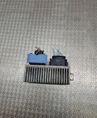 Renault Trafic III (X82) Glow plug pre-heat relay 8200558438A