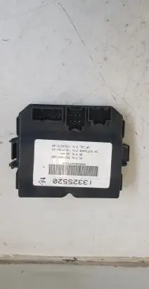 Opel Insignia A Tailgate/trunk control unit/module 13325520