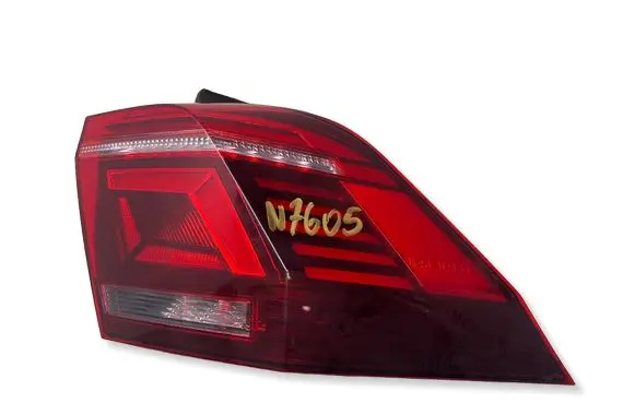 Volkswagen Tiguan Rear/tail lights 5NA945208J