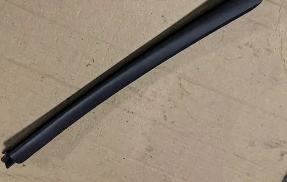 BMW 7 E65 E66 Front door windshield rail 51167013097 58450713 66049019456