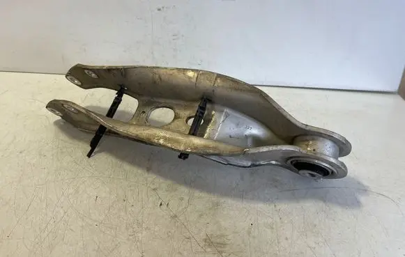 Audi Q7 4M Rear upper control arm/wishbone 4M0505311H
