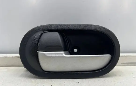 Mitsubishi Colt Front door interior handle