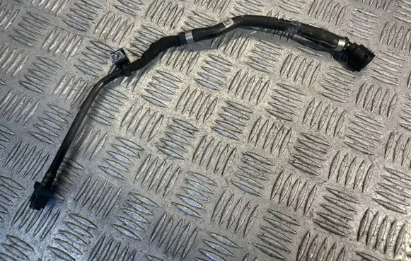BMW 2 G42 Engine coolant pipe/hose 7584820
