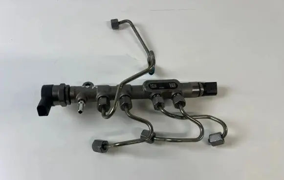 Mini One - Cooper F56 F55 Fuel main line pipe 851162903 0281002949