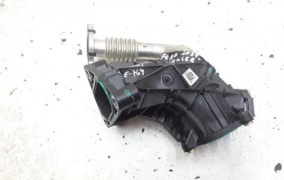 Intake resonator