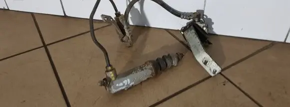 Isuzu D-Max Clutch slave cylinder 