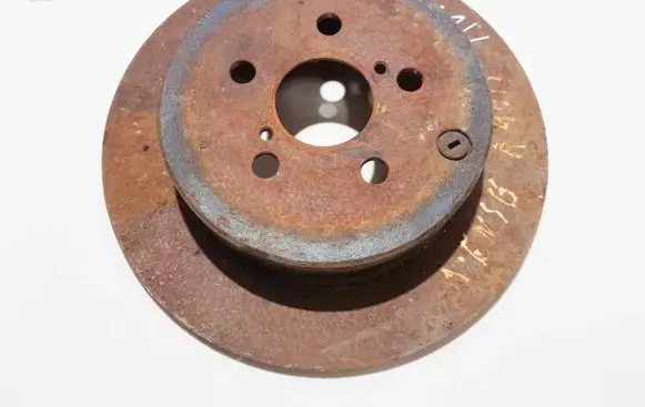 Toyota Avensis T250 Rear brake disc neventiliuojamas