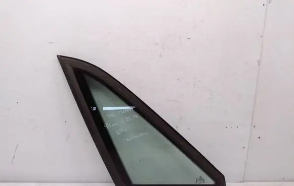 Volkswagen PASSAT B4 Rear side window