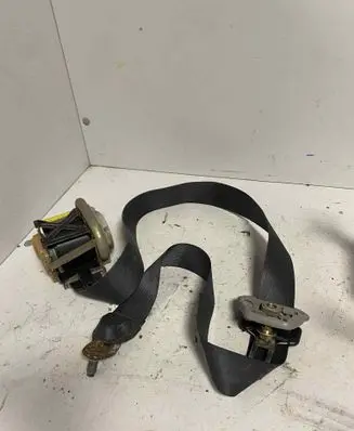 Toyota Corolla E120 E130 Front seatbelt C9ST077 C9043