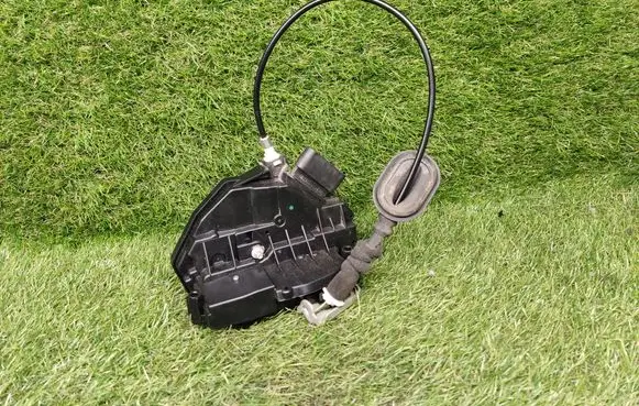 Ford Fiesta Rear door lock AE8A5426412BH