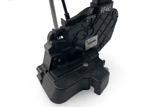 Volvo S80 Front door lock 31253674