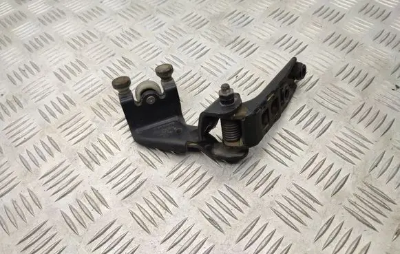 Volkswagen Transporter - Caravelle T5 Sliding door middle roller runner 7E0843336