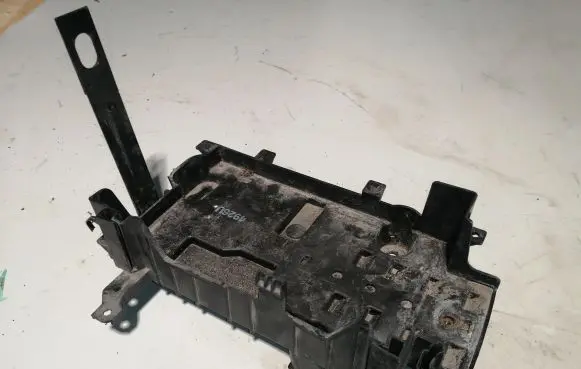Buick Encore I Battery tray 42334926 42401013