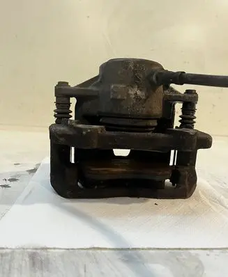 Mercedes-Benz C W204 Front brake caliper
