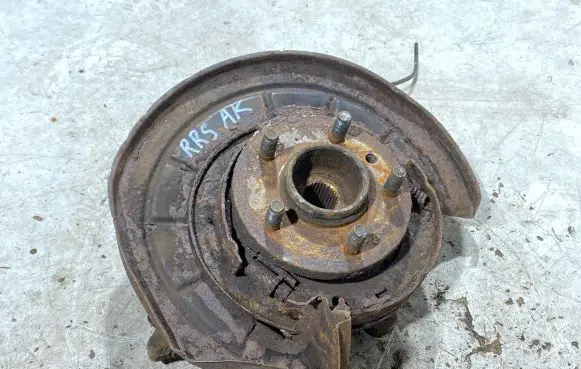 Rear wheel hub spindle/knuckle