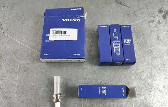 Volvo S90, V90 Spark plug 31673604 31380014 32290011