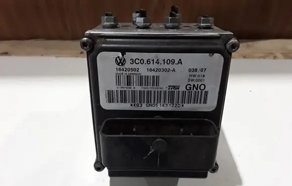 Volkswagen PASSAT B6 ABS Pump 3C0614109A