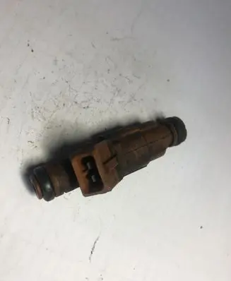 Volvo S60 Fuel injector 9186340
