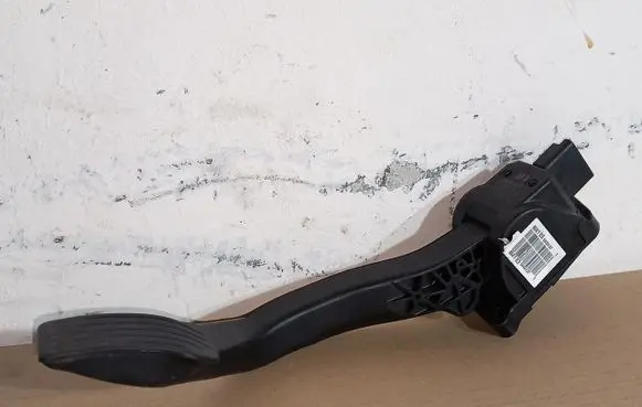 Peugeot Partner Accelerator throttle pedal 9671434080
