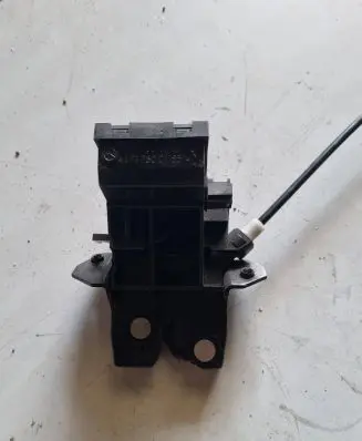 Mercedes-Benz CLS C219 Loading door lock A1717500085 A1717500185