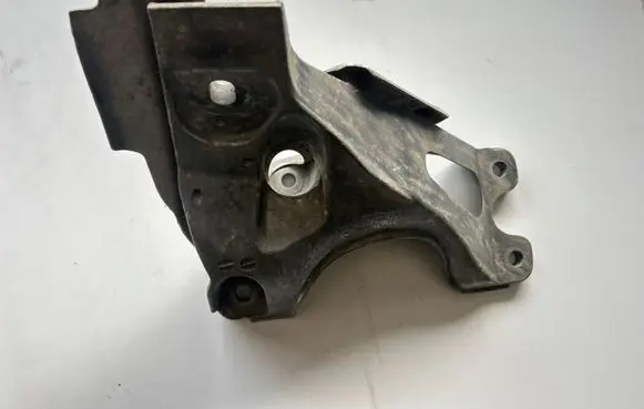 BMW X5 E70 Engine mounting bracket 67871110