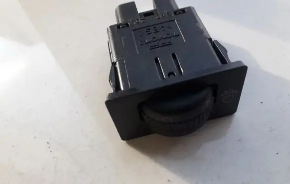 Toyota Corolla Verso AR10 Headlight level height control switch