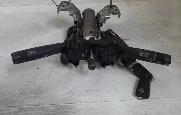 Steering wheel axle set