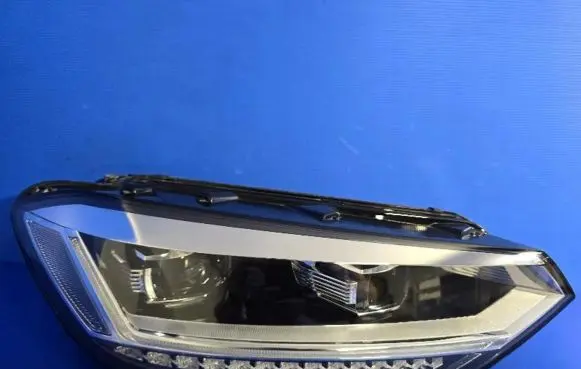 Volkswagen Touran I Headlight/headlamp 5TB941082B