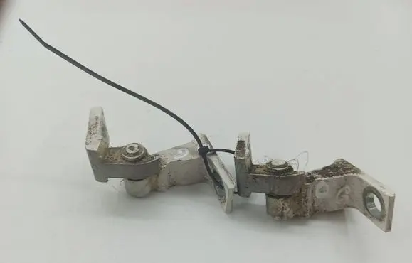 Rear door hinge set