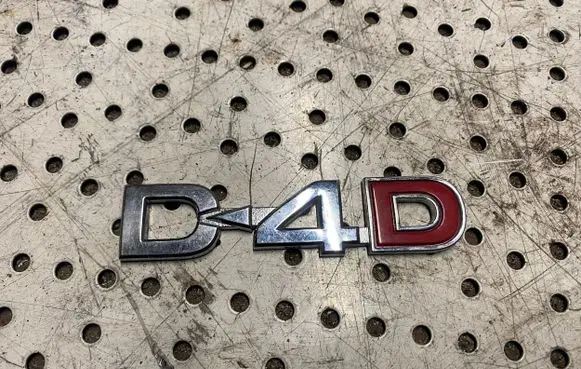 Toyota Hilux (AN10, AN20, AN30) Manufacturers badge/model letters 
