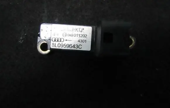 Audi A3 S3 8L Airbag deployment crash/impact sensor 8l0959643c 023090m3hktj